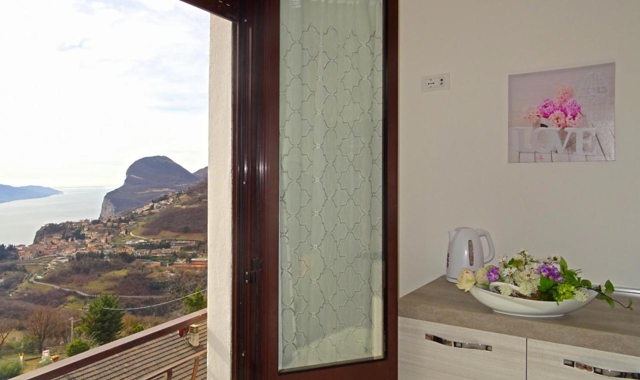 Casa Palanca Lake View Apartment By Gardadomusmea Tremosine Exterior photo